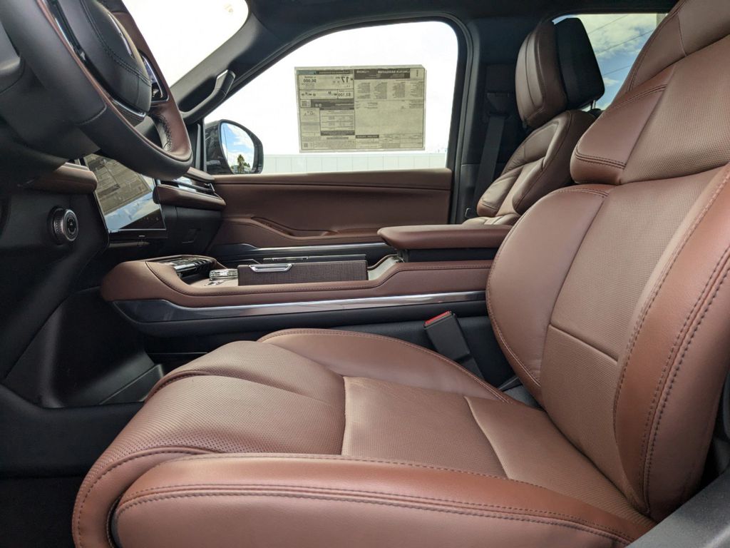 2025 Lincoln Navigator L Reserve