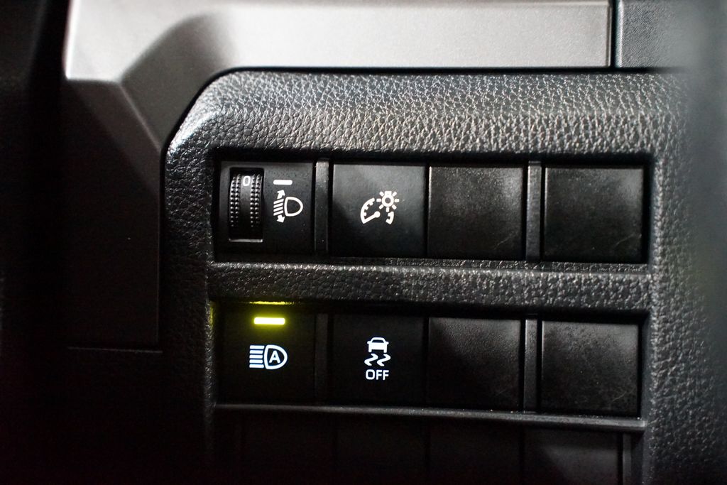 Thumbnail: 2024 Toyota Tacoma - 25