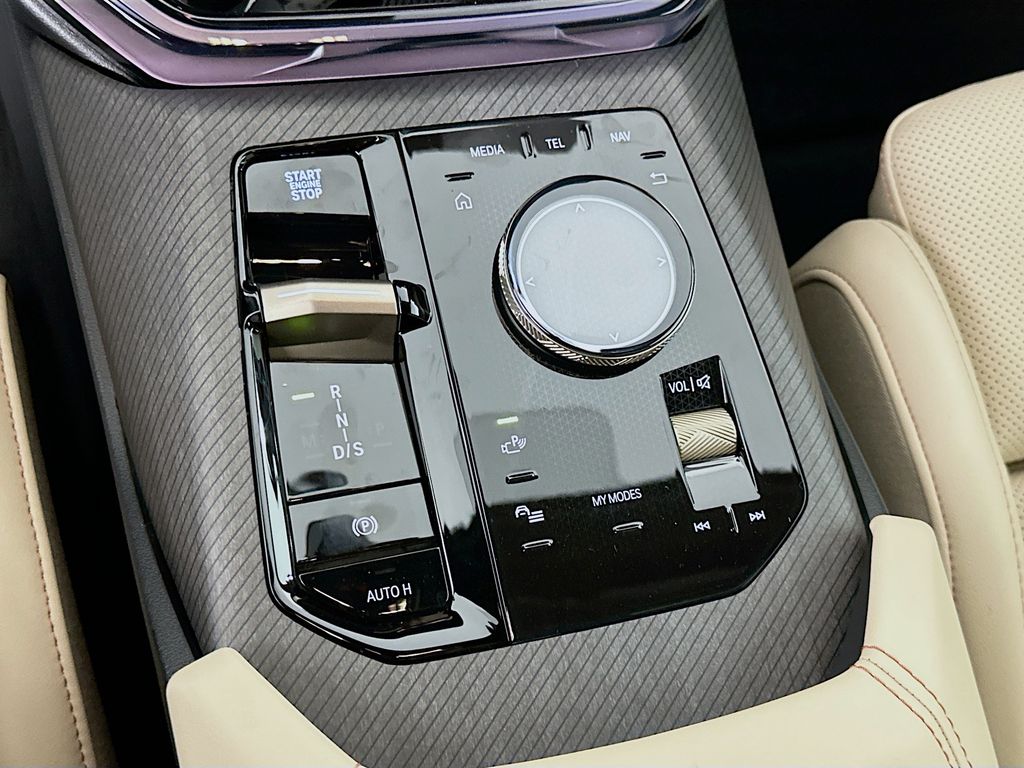 Thumbnail: 2025 BMW X3 - 15