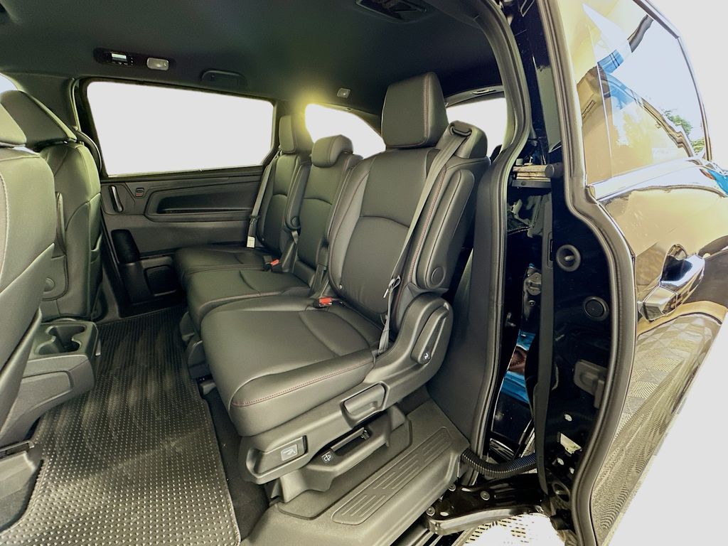 Thumbnail: 2026 Honda Odyssey - 16