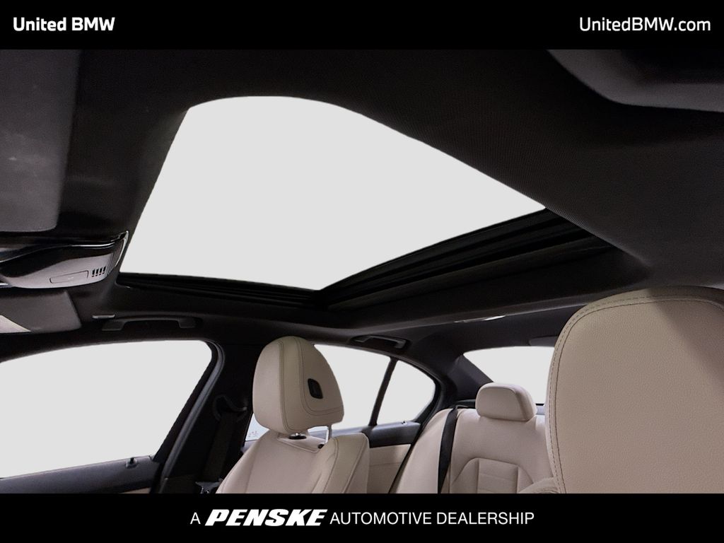 Thumbnail: 2019 BMW 3 Series - 11