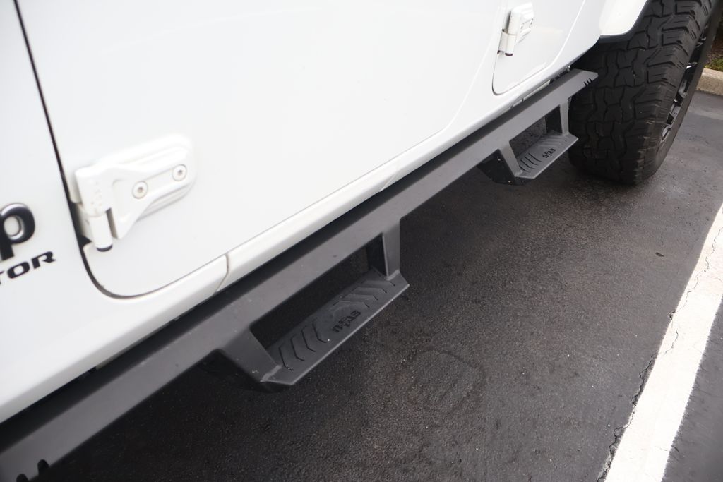 Thumbnail: 2020 Jeep Gladiator - 10