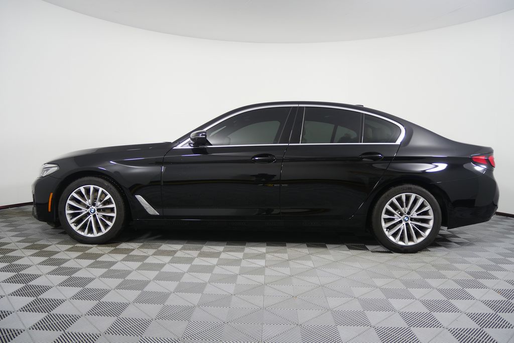 Thumbnail: 2023 BMW 5 Series - 6