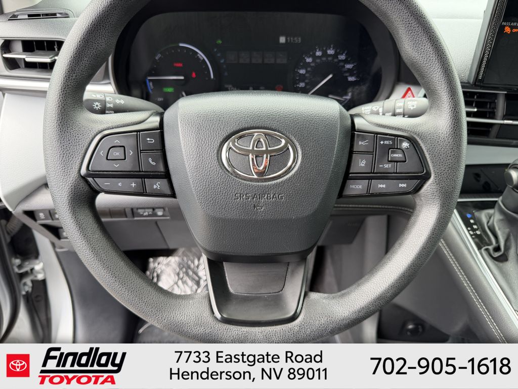 Used 2025 Toyota Sienna Van