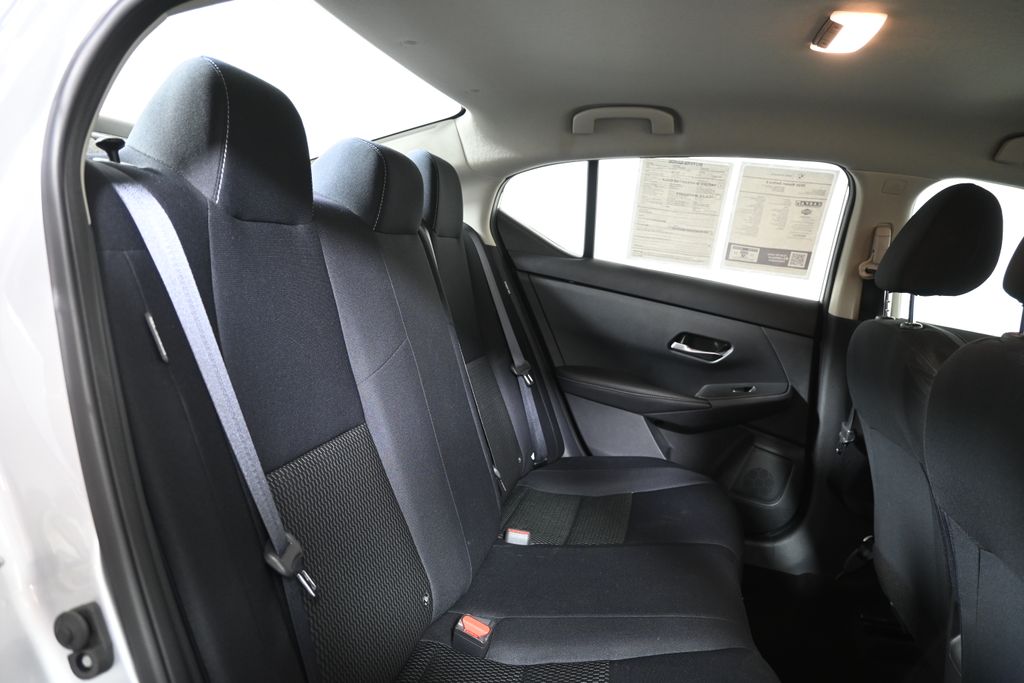 Thumbnail: 2020 Nissan Sentra - 32