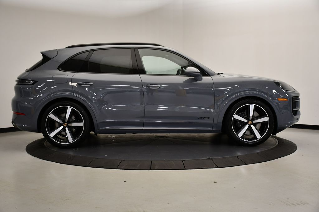 Thumbnail: 2025 Porsche Cayenne - 8