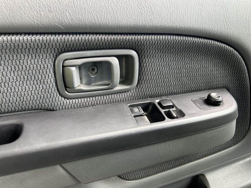 Used 2004 Nissan Frontier Truck
