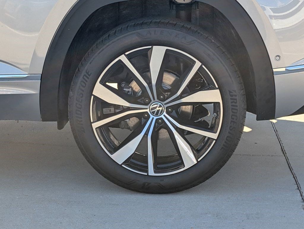 2026 Volkswagen Atlas Cross Sport 2.0T SEL Premium R-Line - 8