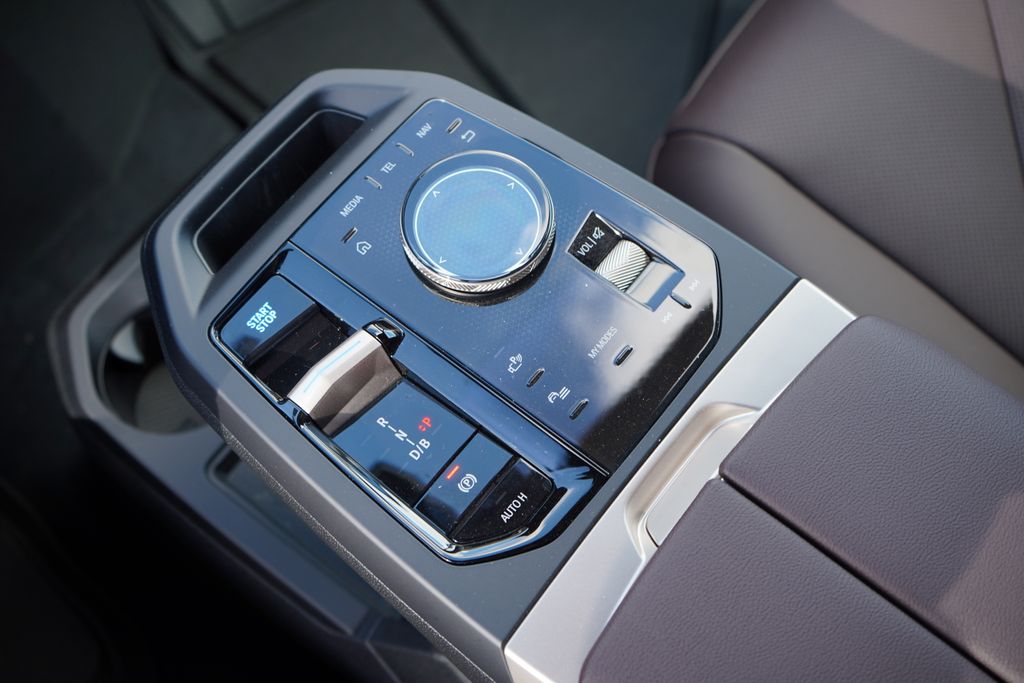 Thumbnail: 2026 BMW iX - 18