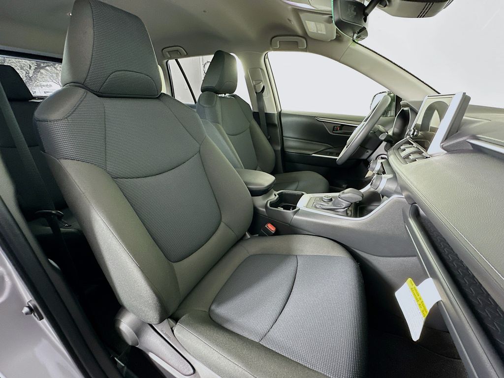 Thumbnail: 2025 Toyota RAV4 - 27