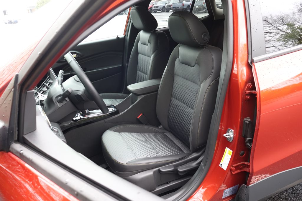 2024 Chevrolet Trax LT 28
