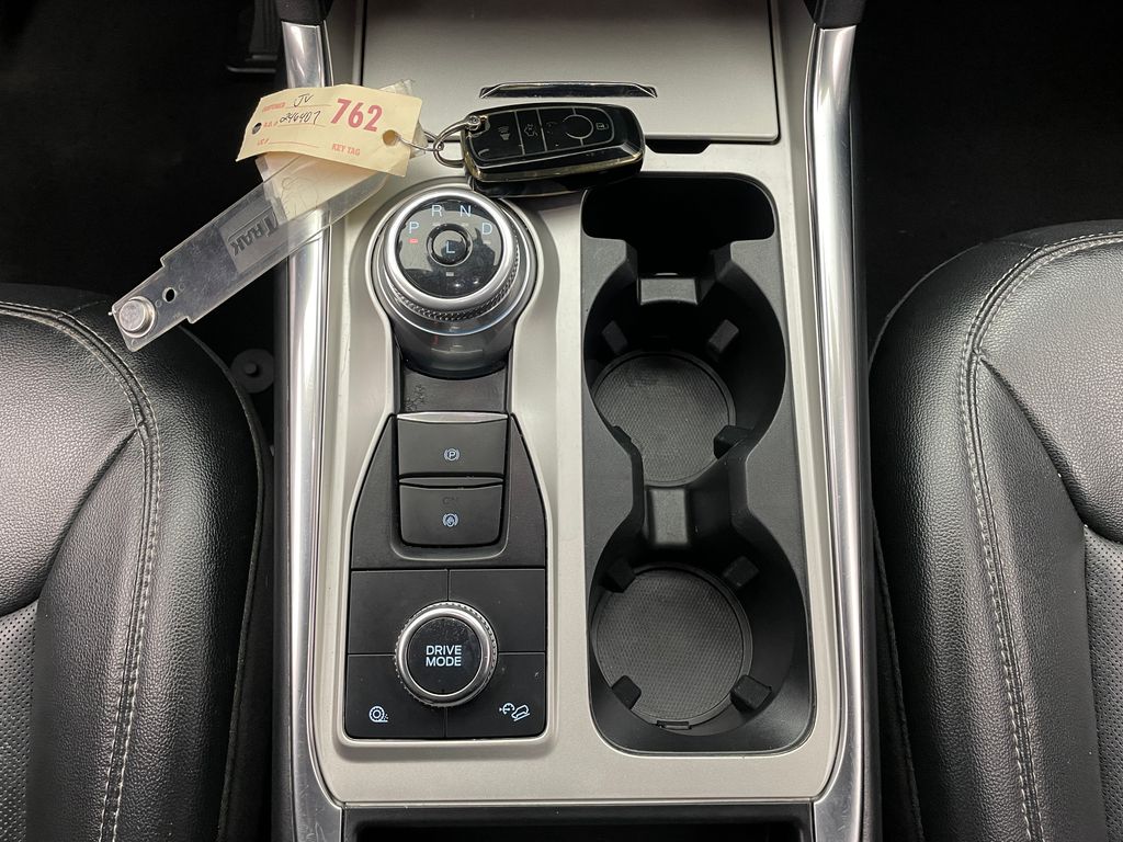 Thumbnail: 2022 Ford Explorer - 32