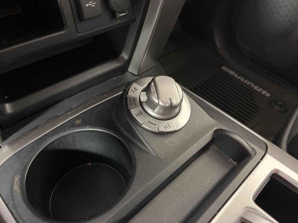 Thumbnail: 2020 Toyota 4Runner - 32