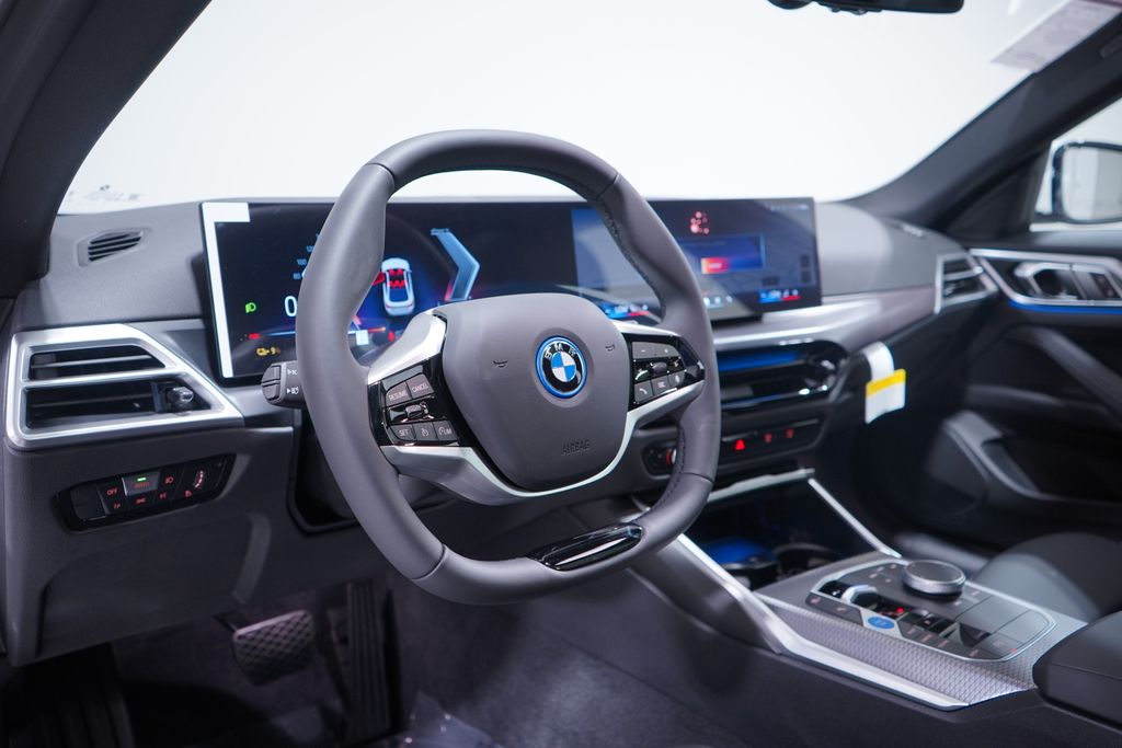 Thumbnail: 2025 BMW i4 - 6