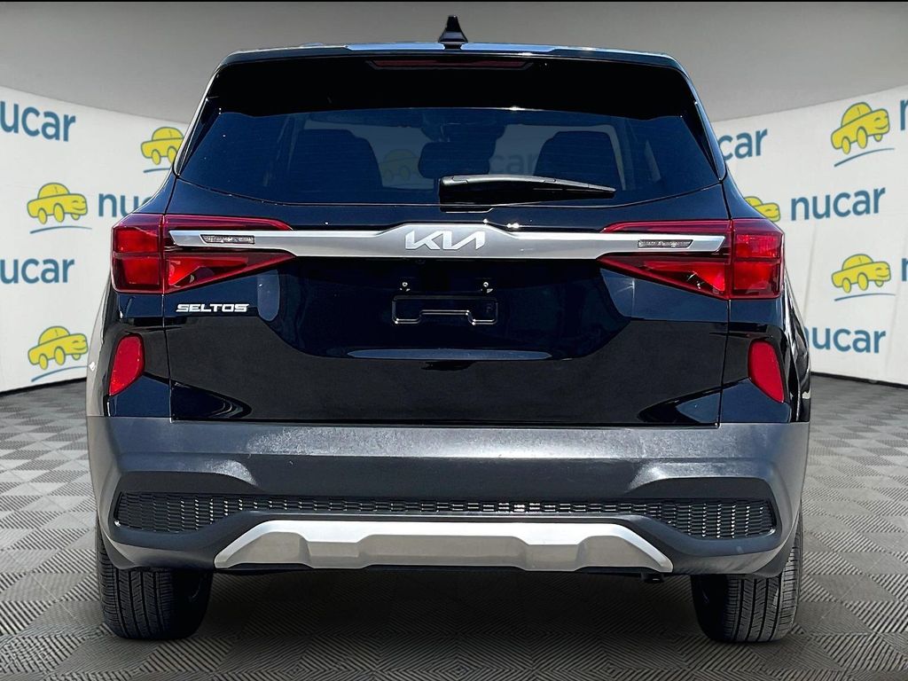 2023 Kia Seltos — photo 5