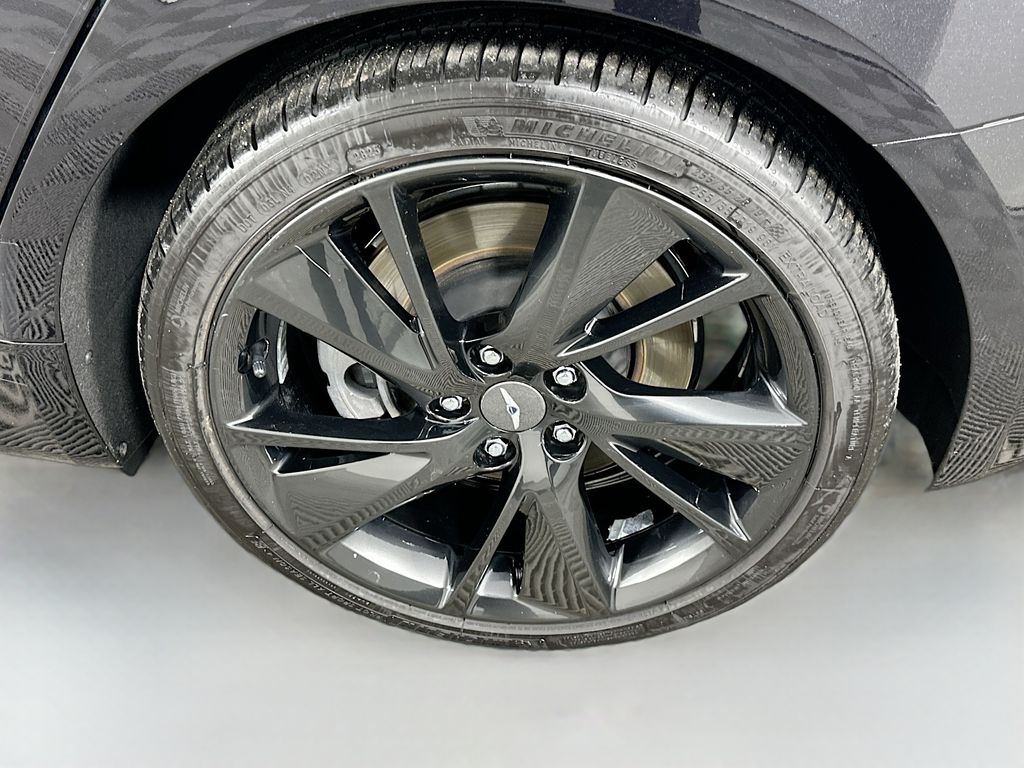 Thumbnail: 2023 Genesis G70 - 32