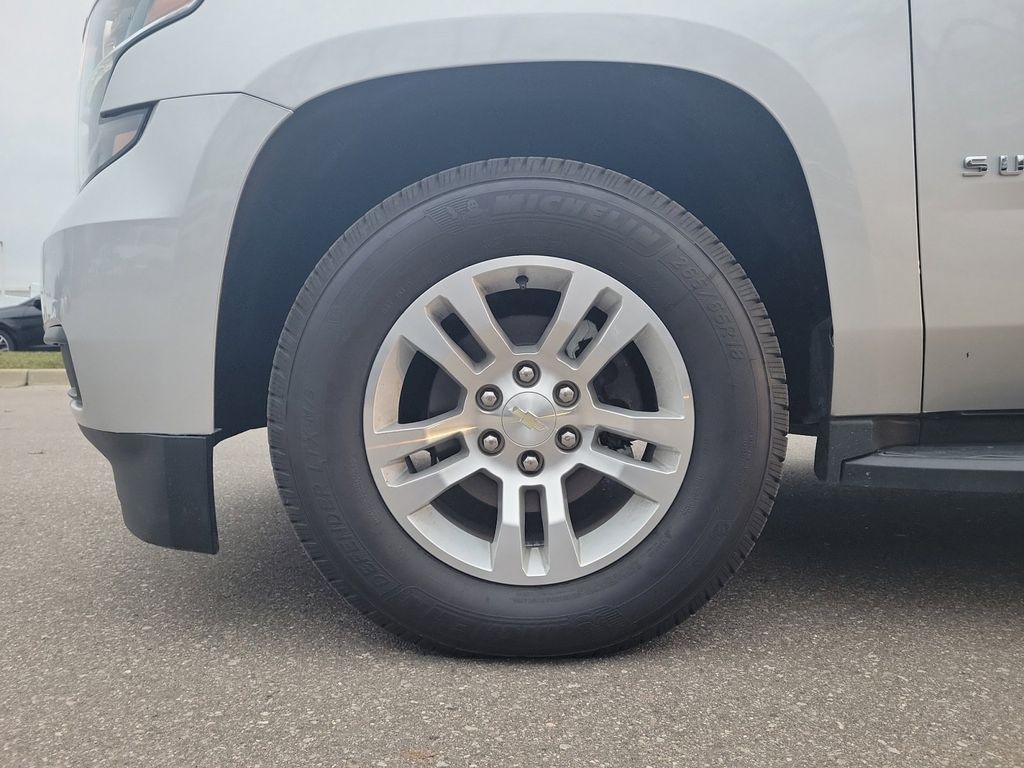 2018 Chevrolet Suburban LT 31