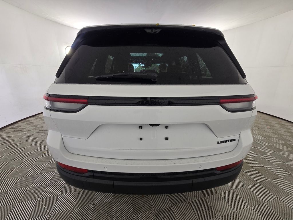 new 2025 Jeep Grand Cherokee car, priced at $41,585