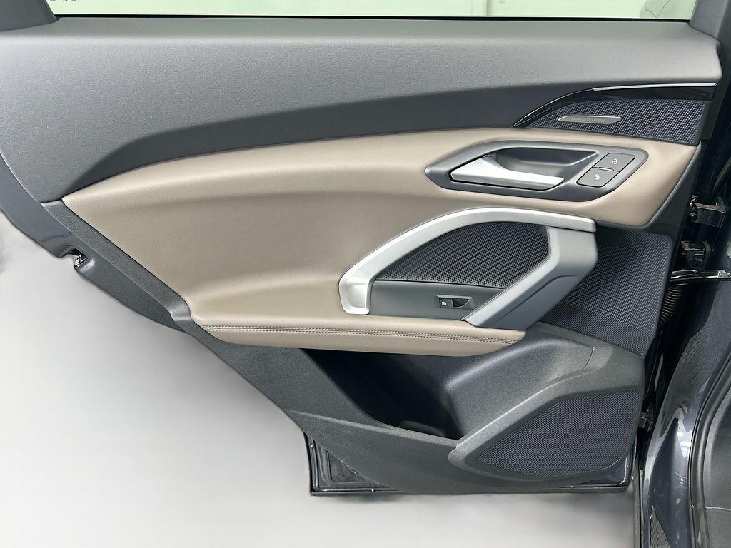 Thumbnail: 2025 Audi Q5 - 26