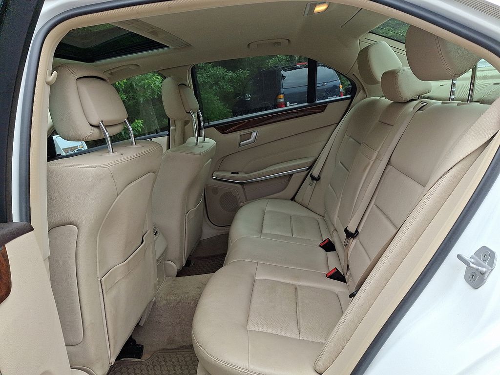 Thumbnail: 2014 Mercedes-Benz E-Class - 10