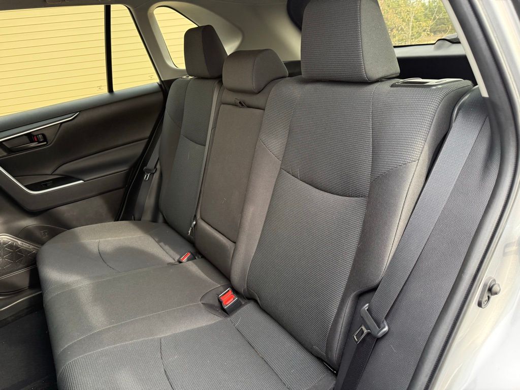 Thumbnail: 2021 Toyota RAV4 - 10