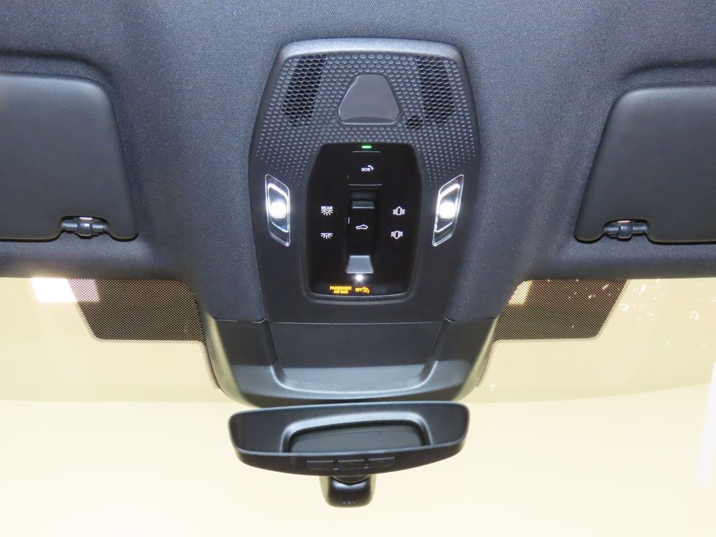 Thumbnail: 2026 Porsche Macan - 31