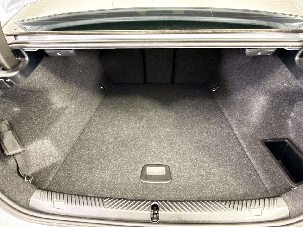 Thumbnail: 2026 BMW i5 - 27