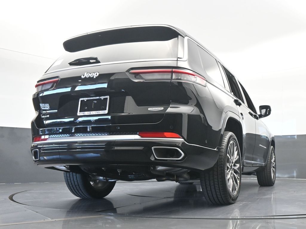 New 2025 Diamond Black Crystal Pearlcoat Jeep Summit image 59