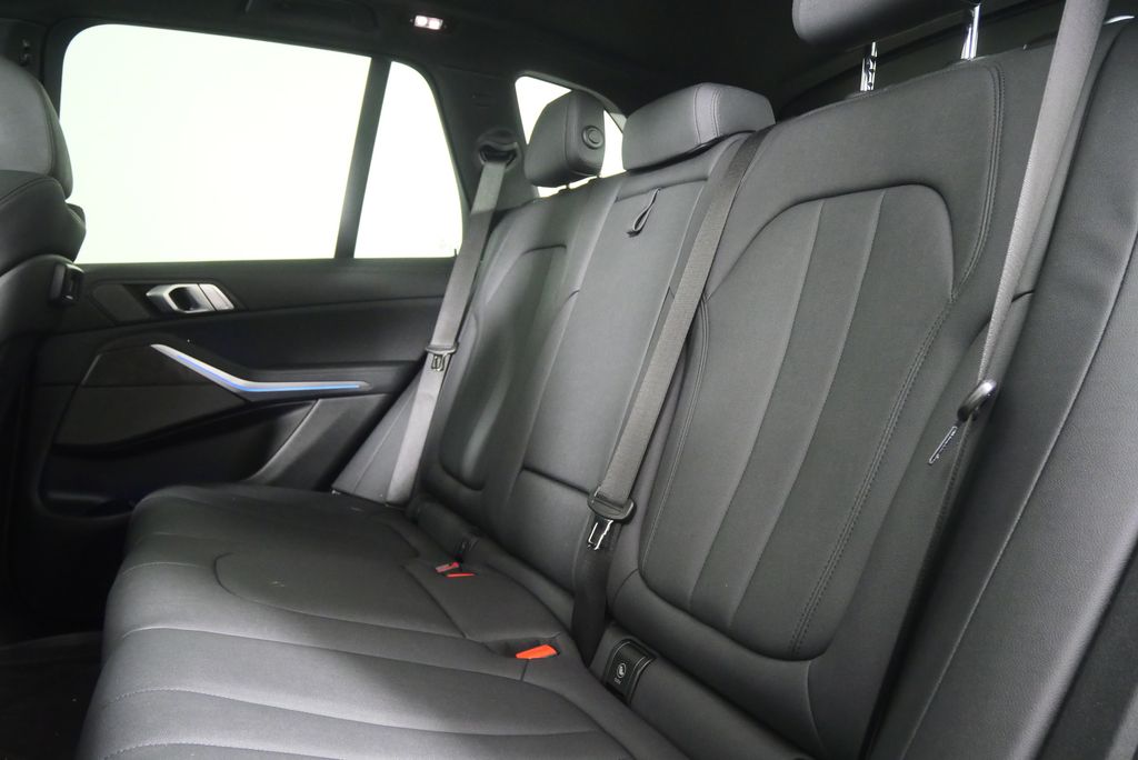 Thumbnail: 2021 BMW X5 - 15