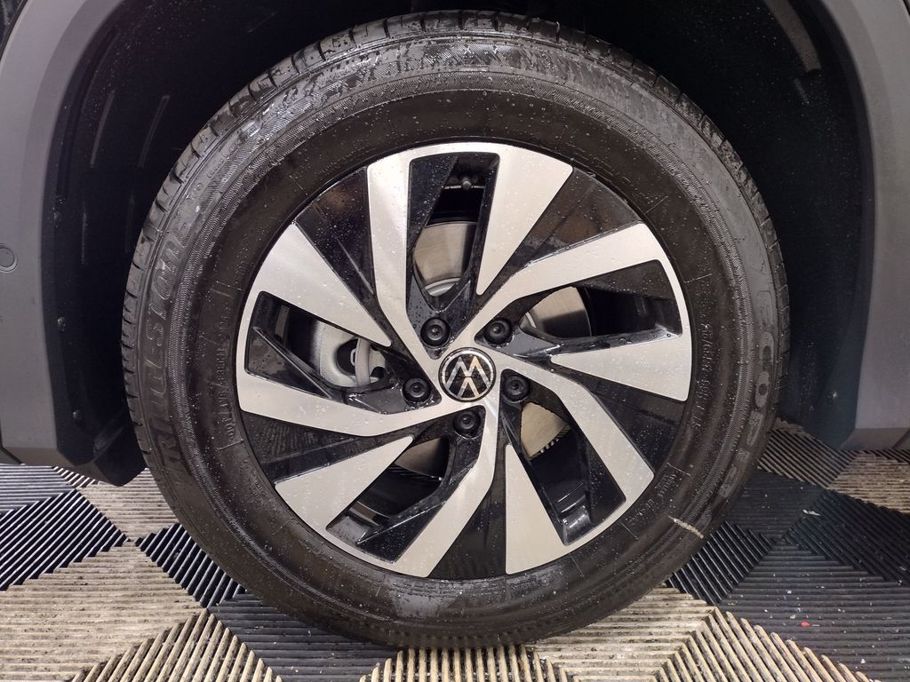 2025 Volkswagen Tiguan S photo 3