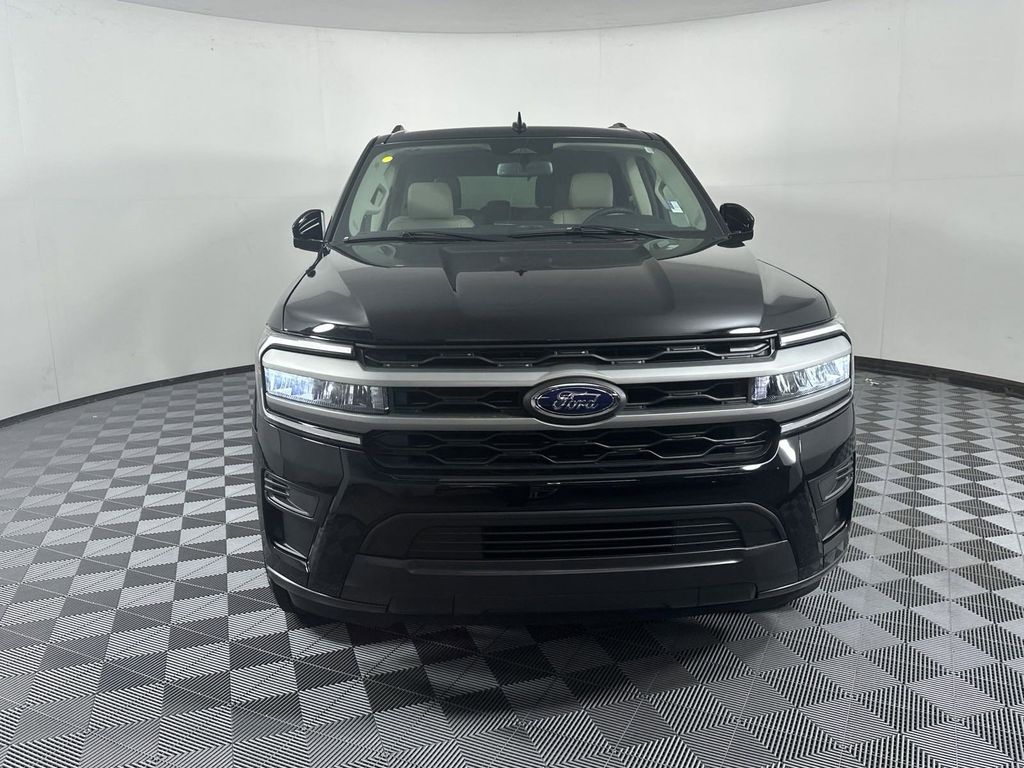 2024 Ford Expedition XLT 2