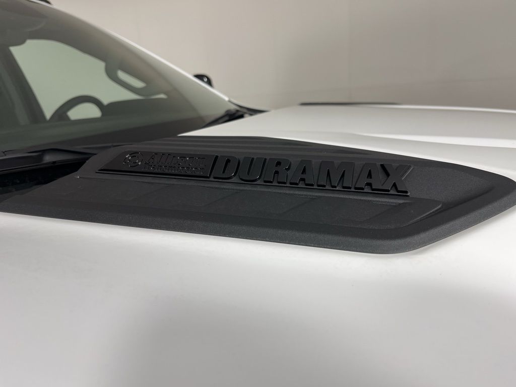 2025 Chevrolet Silverado 2500 LT 8