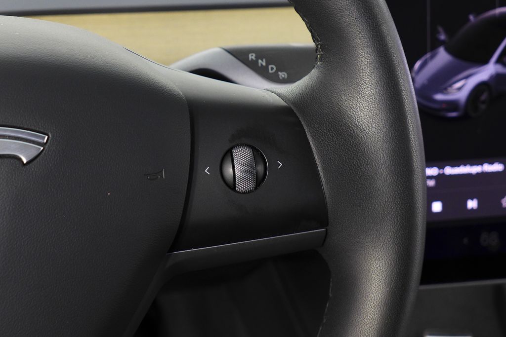 Thumbnail: 2021 Tesla Model 3 - 28