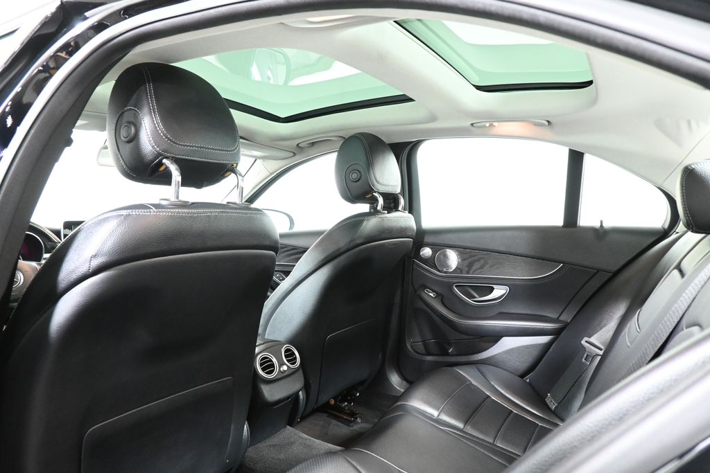 2015 Mercedes-Benz C-Class C 300 29