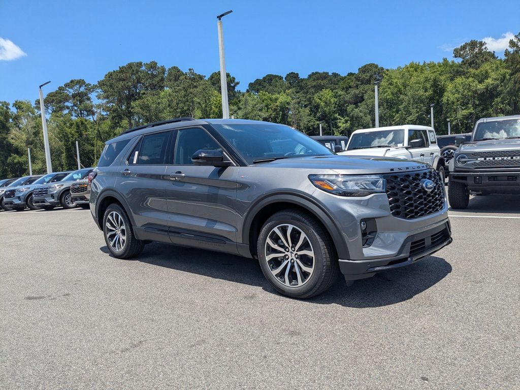 2026 Ford Explorer ST-LINE RWD's photo