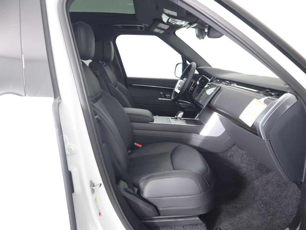 Thumbnail: 2025 Land Rover Range Rover - 22