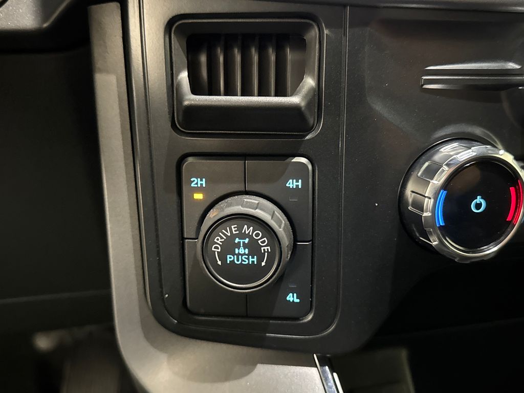 2025 Agate Black Metallic Ford F-150 XLT 4X4 Truck