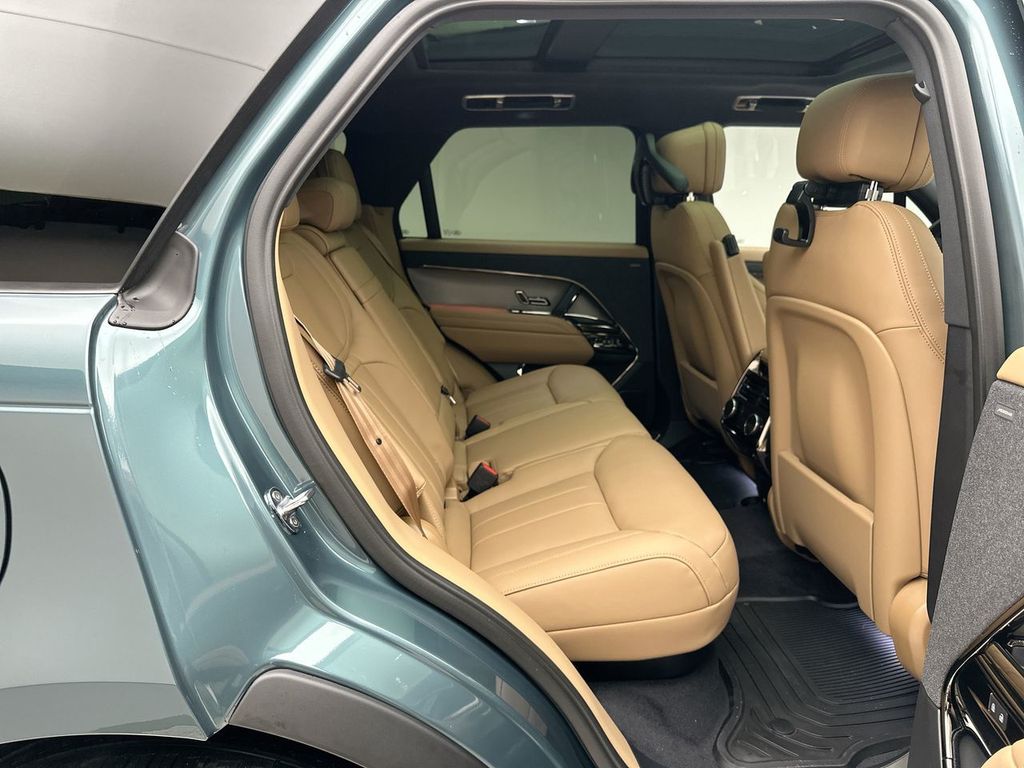 Thumbnail: 2026 Land Rover Range Rover Sport - 6