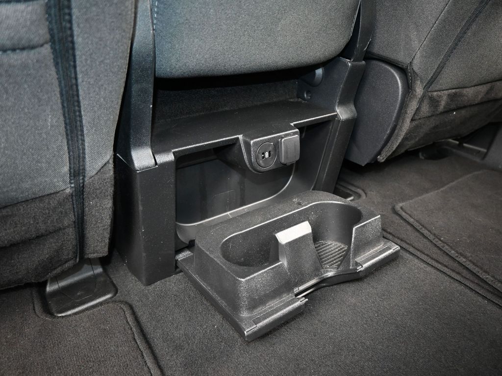 Used 2025 Oxford White Ford XLT image 37