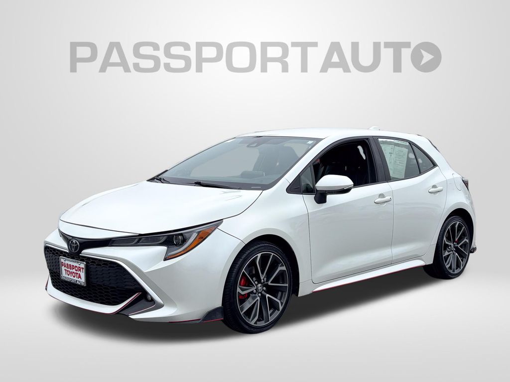 White (Blizzard Pearl) 2019 Toyota Corolla Hatchback XSE FWD Hatchback Front-Wheel Drive Automatic