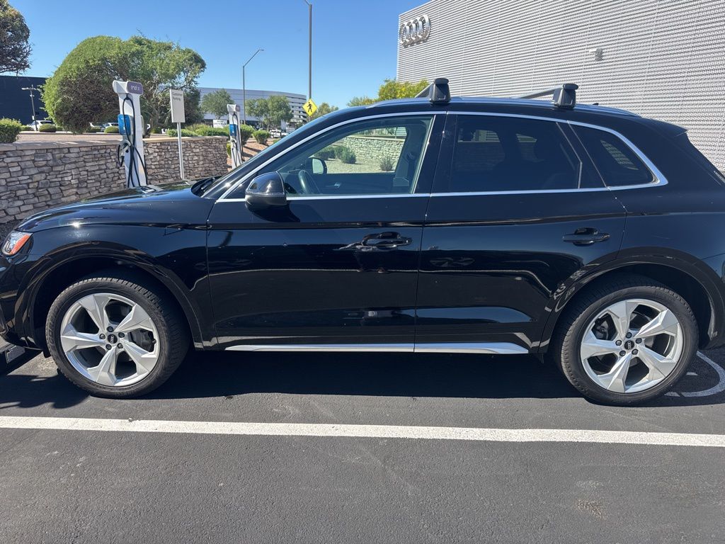 Thumbnail: 2021 Audi Q5 - 3
