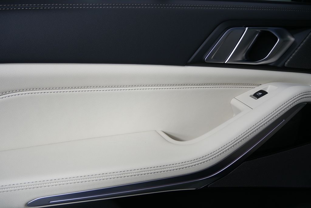 Thumbnail: 2026 BMW X5 - 14
