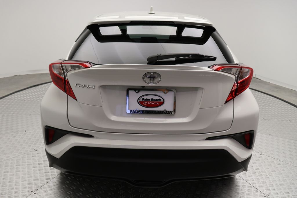 2020 Toyota C-HR XLE 10