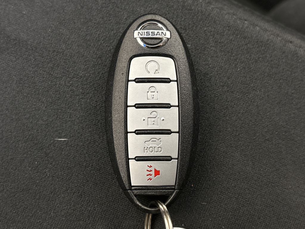 Used 2014 Silver Nissan 2.5 SV image 34