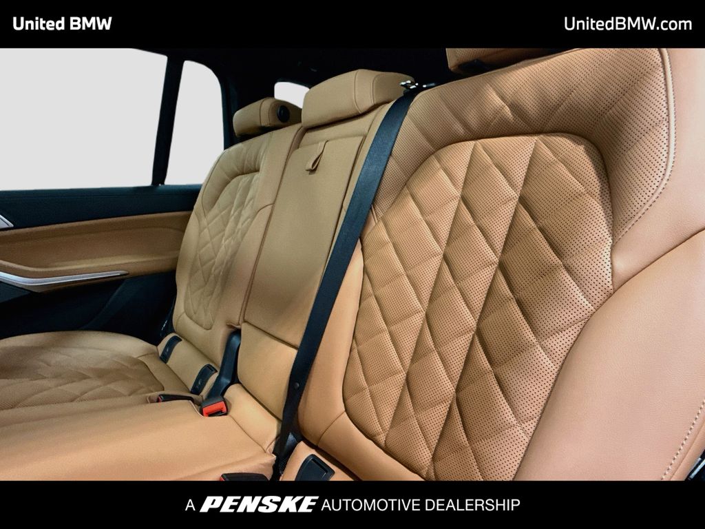 Thumbnail: 2027 BMW X7 - 20