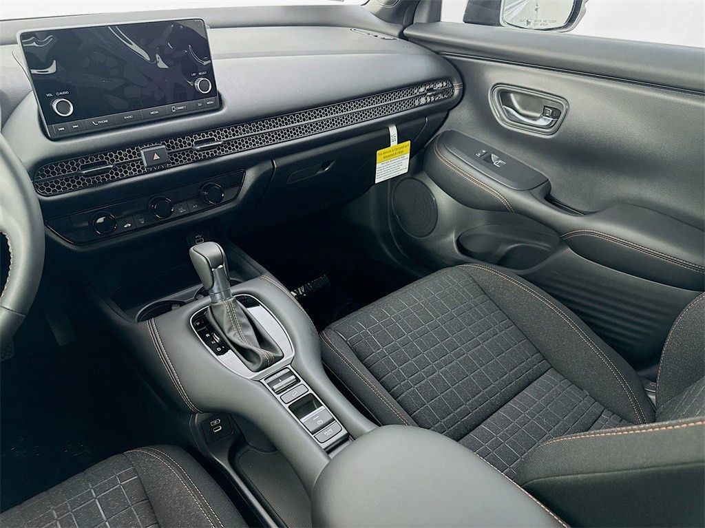 2025 Honda HR-V Sport photo