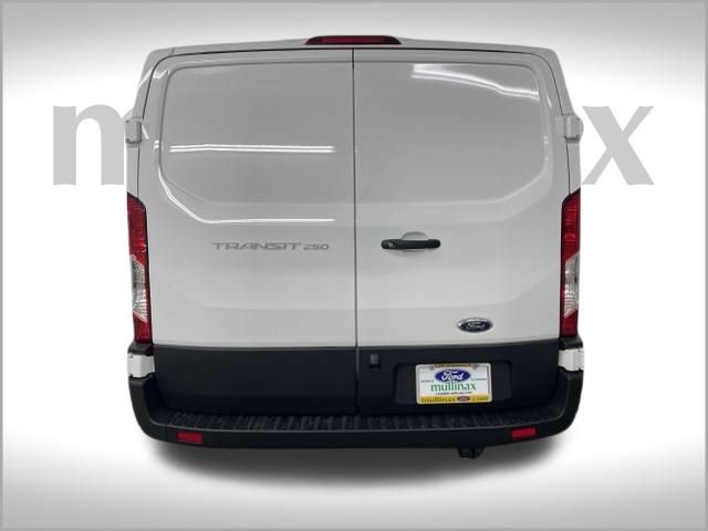 2025 Ford Transit photo 7