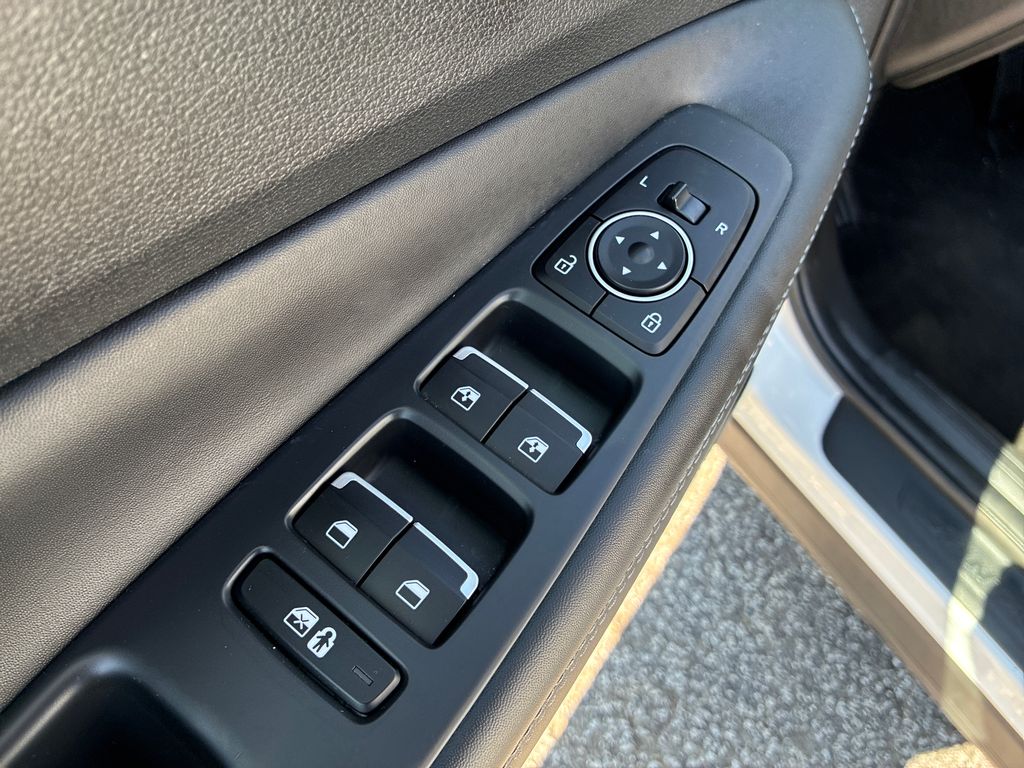 2023 Hyundai Santa Fe SEL White at Bob Ruth Ford