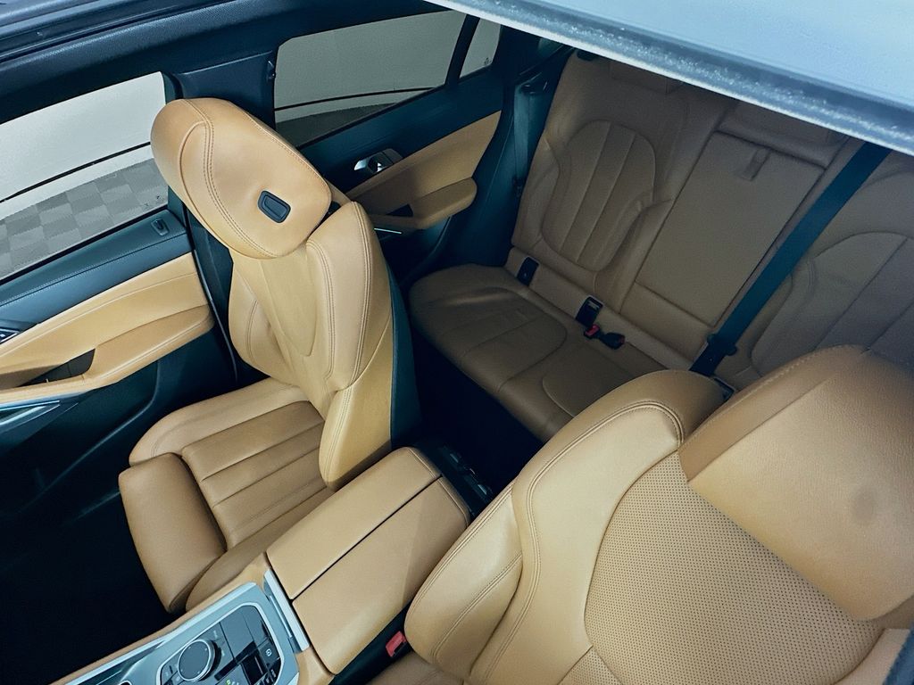 Thumbnail: 2022 BMW X6 - 22