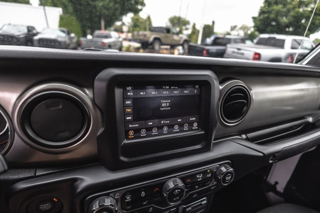 2020 Jeep Gladiator Sport thumbnail 23